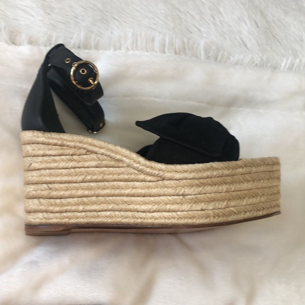 W/ Ruched Sue… - Picture 15 of 16